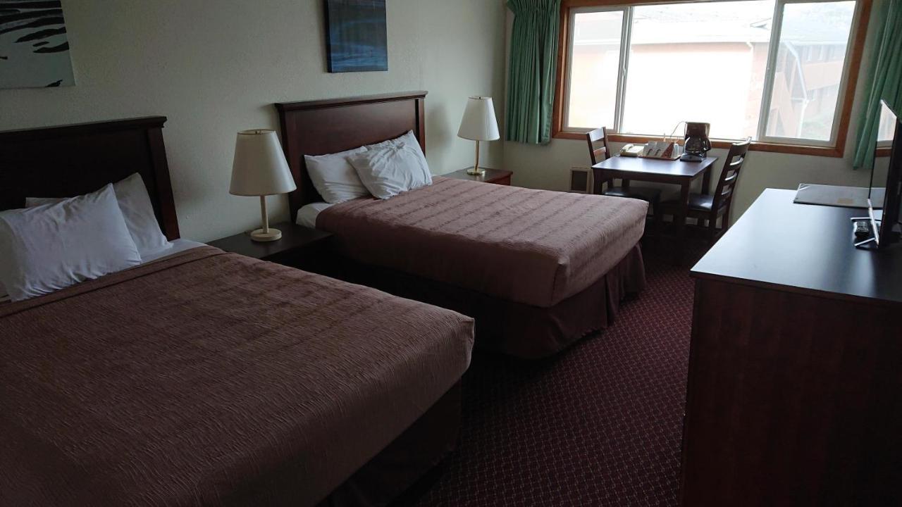 Silver Sands Motel